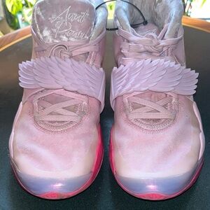 K12 Aunt Pearl size 10 Pink Winged Sneakers
